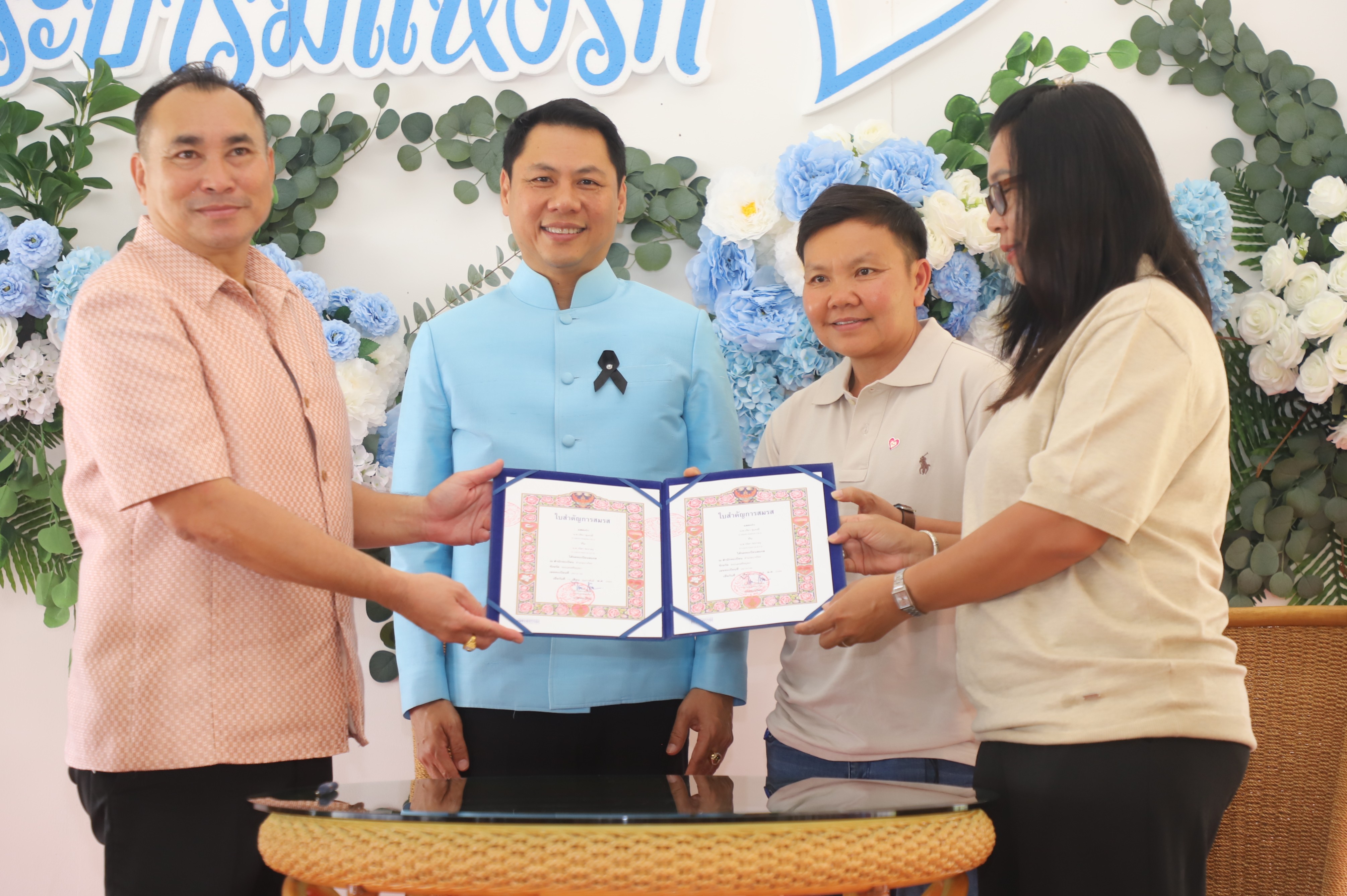 title - มากกว่าความรักระหว่างคู่ครอง คือความรักต่อปวงชน ส.ป.ก. จัดงาน “รักแห่งศิลป์ รักแห่งแผ่นดิน” พลังแห่งศิลปะที่เชื่อมโยงสถาบันและประชาชน